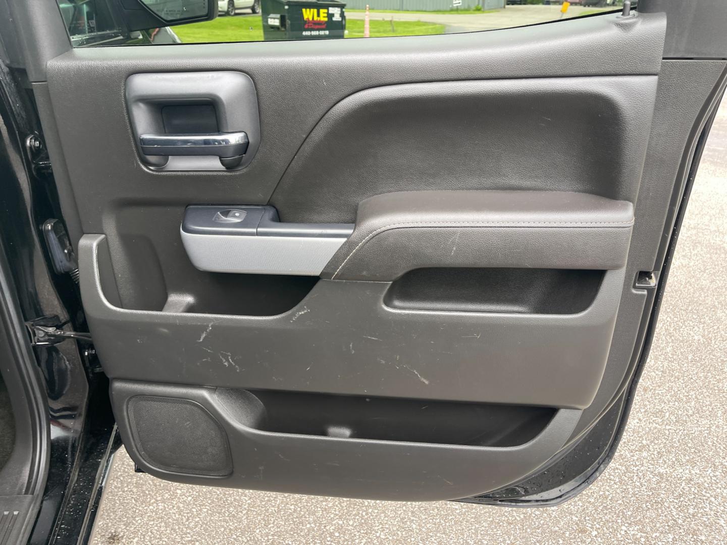 2018 Black /Black Chevrolet Silverado 1500 LTZ Z71 Crew Cab 4WD (3GCUKSEC4JG) with an 5.3L V8 OHV 16V engine, 8-Speed Automatic transmission, located at 547 E. Main St., Orwell, OH, 44076, (440) 437-5893, 41.535435, -80.847855 - This 2018 Chevrolet Silverado 1500 LTZ Z71 Crew Cab is a well-appointed and highly capable full-size pickup. It's powered by a 5.3L Vortec V8 engine paired with an 8-speed automatic transmission and 3.42 gearing, enabling an impressive 9,300-pound towing capacity. The Z71 off-road package includes f - Photo#42